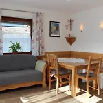 Apartmán Ferienwohungen Familie Schroettle *