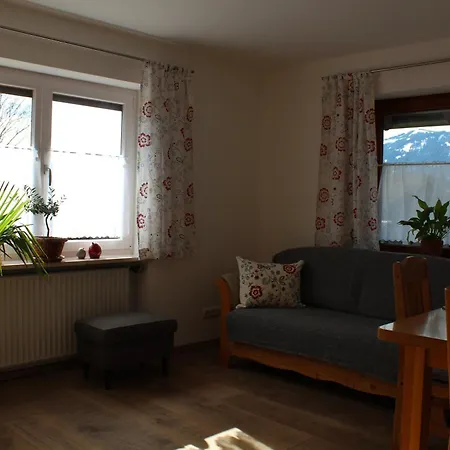Ferienwohungen Familie Schröttle *